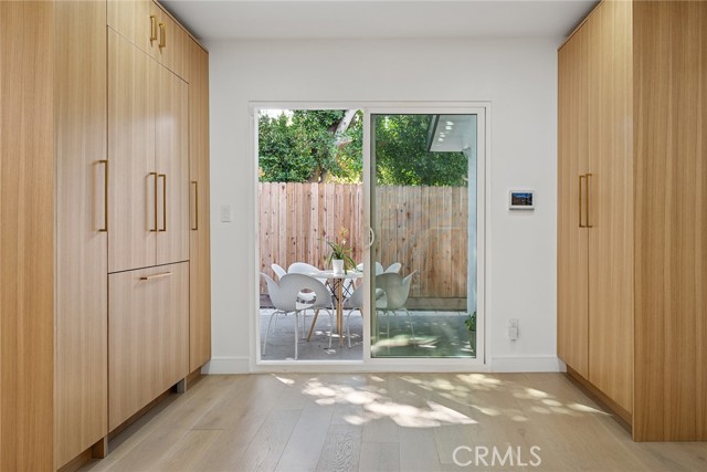 Detail Gallery Image 16 of 53 For 5700 El Canon Ave, Woodland Hills,  CA 91367 - 3 Beds | 3 Baths