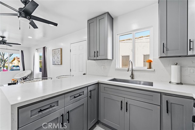 Detail Gallery Image 13 of 33 For 1118 E 77th, Los Angeles,  CA 90001 - 2 Beds | 1 Baths