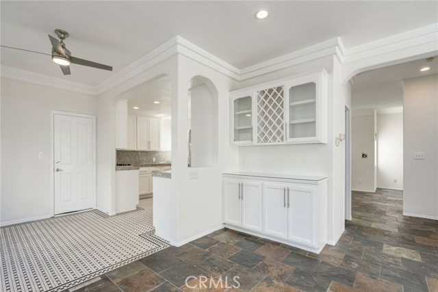 Detail Gallery Image 10 of 20 For 2213 Marshallfield Ln #B,  Redondo Beach,  CA 90278 - 4 Beds | 3 Baths