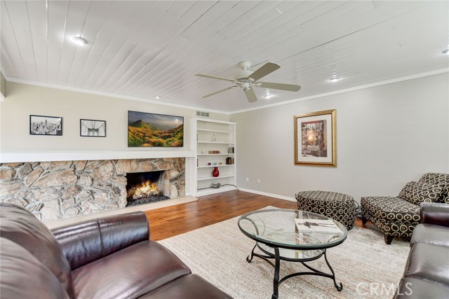 Detail Gallery Image 9 of 69 For 5531 Cornwall Ave, Riverside,  CA 92506 - 4 Beds | 3 Baths