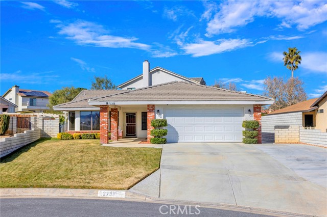 Detail Gallery Image 3 of 46 For 12790 Amberwood, Victorville,  CA 92395 - 3 Beds | 2 Baths