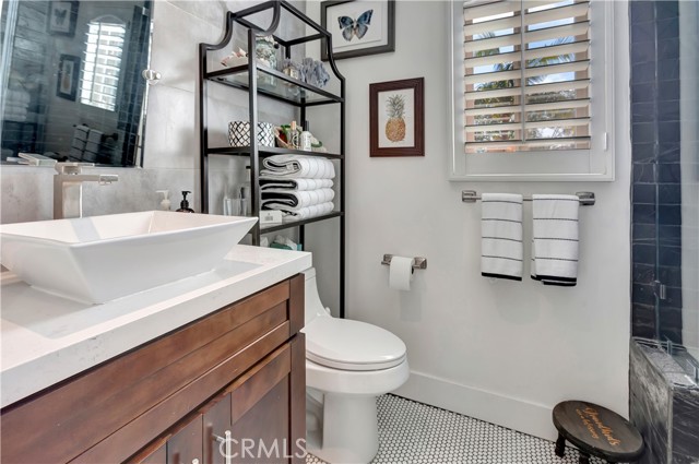 Detail Gallery Image 30 of 37 For 515 Bay Hill Dr, Newport Beach,  CA 92660 - 2 Beds | 2/1 Baths