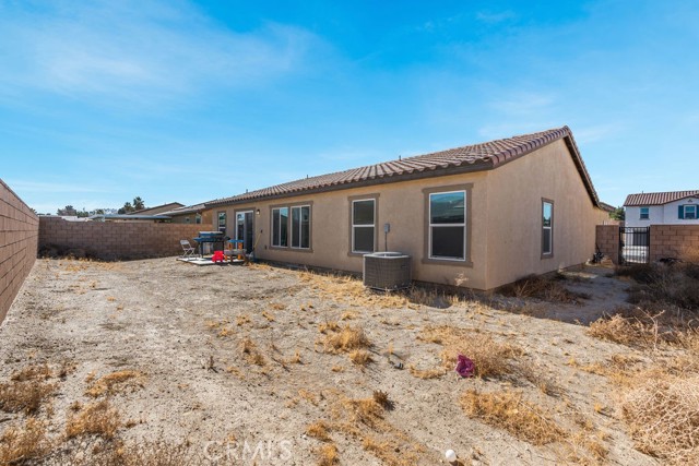 Detail Gallery Image 26 of 39 For 12965 Rocky Trail Way, Victorville,  CA 92395 - 3 Beds | 2 Baths