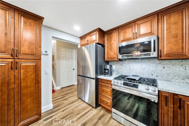 Detail Gallery Image 12 of 37 For 3736 Live Oak Dr, Pomona,  CA 91767 - 2 Beds | 3 Baths