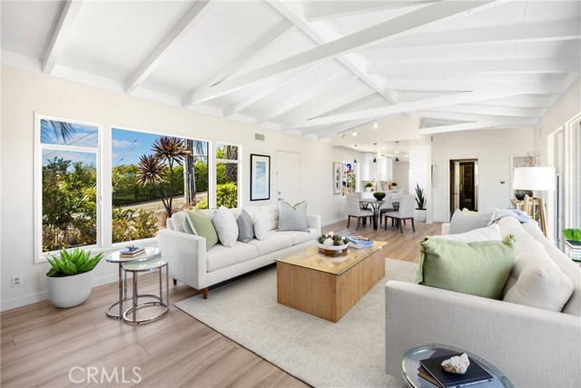 1961 Temple Hills Drive, Laguna Beach CA: https://media.crmls.org/medias/fd825e6e-44b2-46d7-93b2-7a806edaf49b.jpg