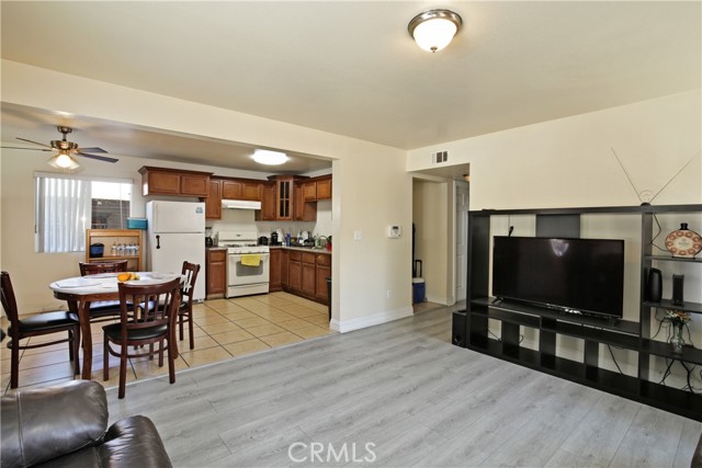 Detail Gallery Image 5 of 53 For 8718 Menlo Ave, Los Angeles,  CA 90044 - – Beds | – Baths