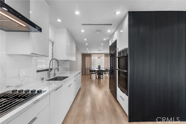 16810 Adlon Road, Encino CA: https://media.crmls.org/medias/fd82d11d-ef09-4a1c-9600-da6e21301460.jpg