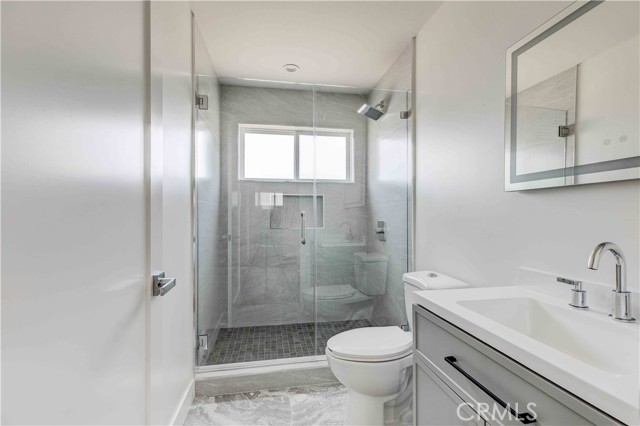 Detail Gallery Image 21 of 74 For 17456 Lemac St, Northridge,  CA 91325 - 9 Beds | 9/1 Baths