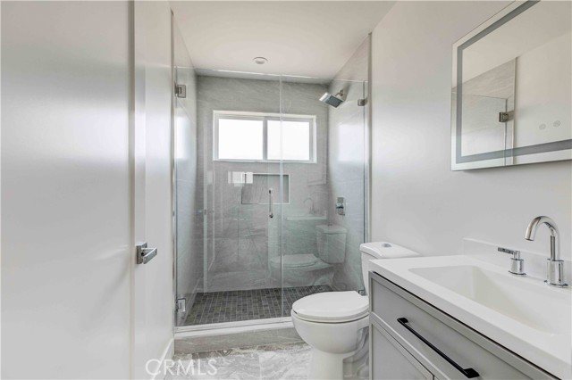 Detail Gallery Image 21 of 74 For 17456 Lemac St, Northridge,  CA 91325 - 9 Beds | 9/1 Baths