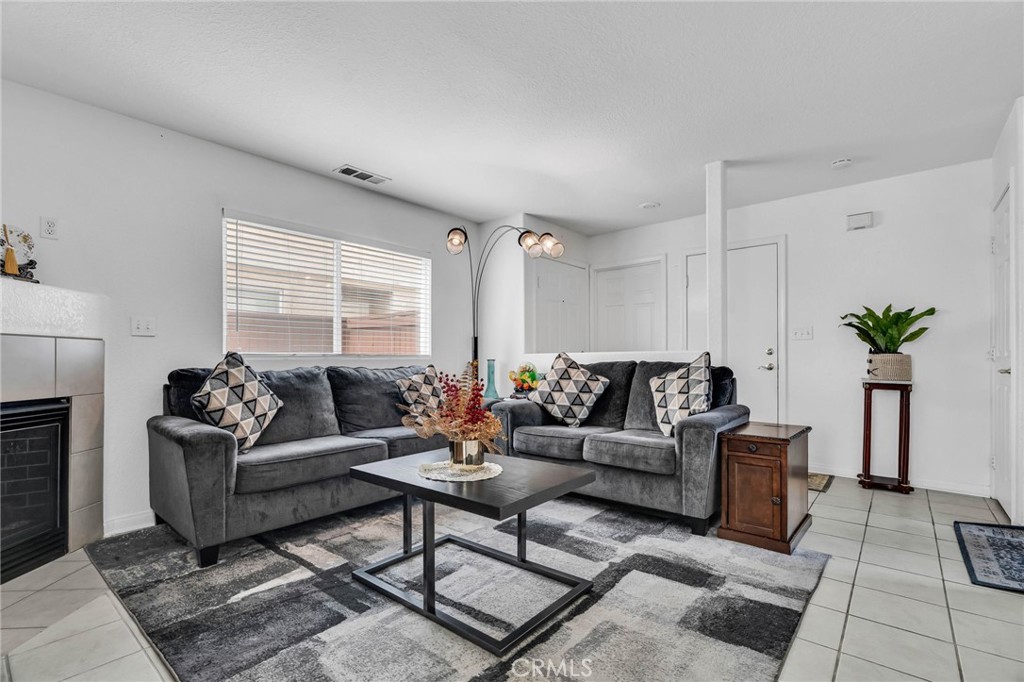 MLS #SR25239617 image #5