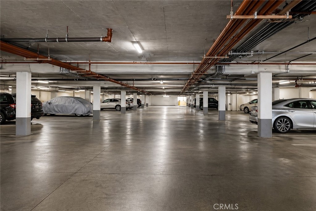 https://media.crmls.org/medias/fd837fd5-e43b-46e3-9353-c218959c7228.jpg?preset=X-Large