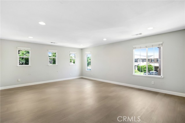Detail Gallery Image 6 of 22 For 41026 Crimson Pillar Ln, Lake Elsinore,  CA 92532 - 4 Beds | 3 Baths