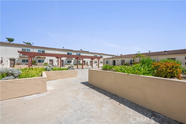 Detail Gallery Image 7 of 14 For 120 S Francisca Ave #5,  Redondo Beach,  CA 90277 - 2 Beds | 2/1 Baths