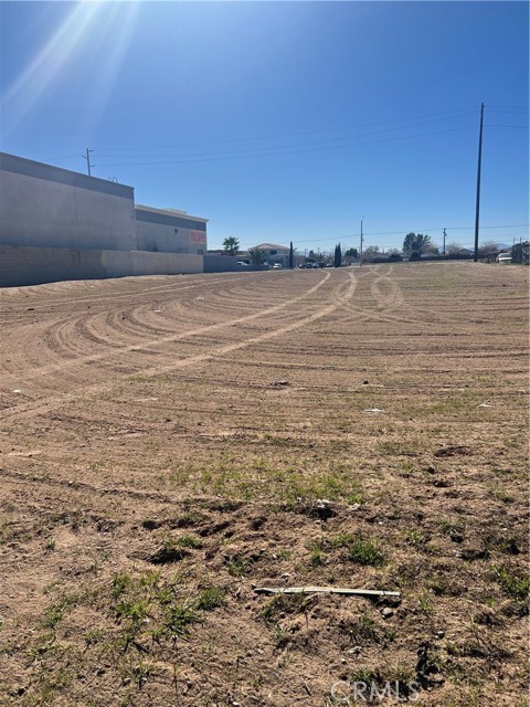 Detail Gallery Image 4 of 4 For 0 Bear Valley Rd, Victorville,  CA 92395 - – Beds | – Baths