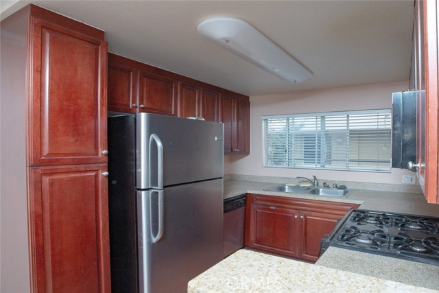 Detail Gallery Image 15 of 34 For 5540 Owensmouth Ave #206,  Woodland Hills,  CA 91304 - 2 Beds | 2 Baths