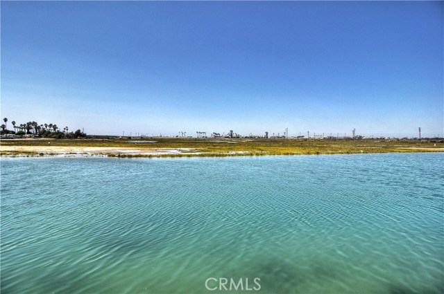 Detail Gallery Image 32 of 39 For 415 Canal St, Newport Beach,  CA 92663 - 4 Beds | 2/1 Baths