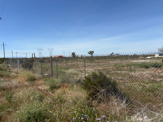 Detail Gallery Image 9 of 11 For 1290 Highway 18, Pinon Hills,  CA 92372 - – Beds | – Baths