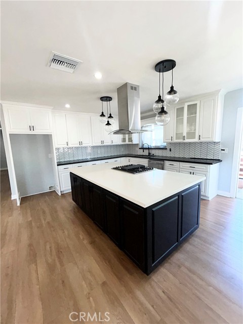 Detail Gallery Image 5 of 15 For 10603 S Osage Ave, Inglewood,  CA 90304 - 3 Beds | 3 Baths