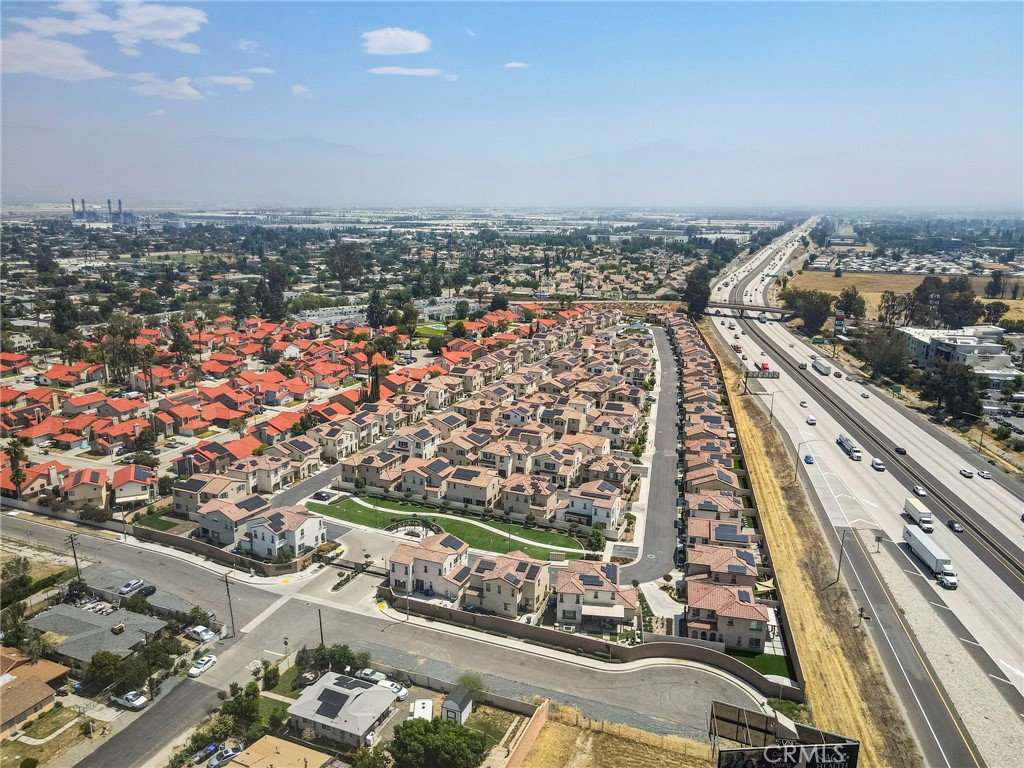 https://media.crmls.org/medias/fd8568e8-d361-44a1-b455-c06807d4289b.jpg?preset=X-Large