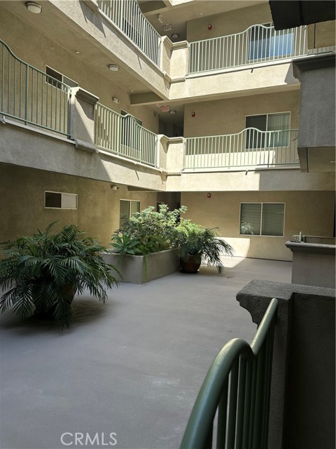 Detail Gallery Image 29 of 33 For 7551 Jordan #109,  Canoga Park,  CA 91303 - 3 Beds | 2 Baths