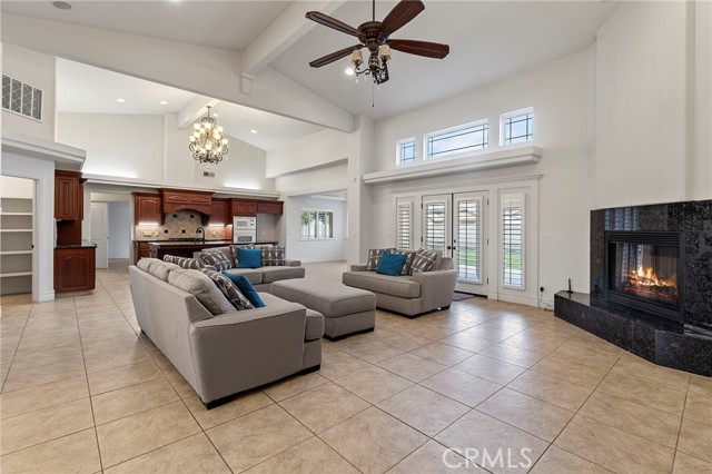 Detail Gallery Image 5 of 38 For 3255 Hollow, Madera,  CA 93637 - 5 Beds | 3 Baths