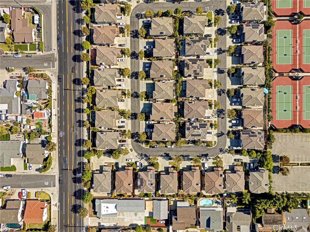 https://media.crmls.org/medias/fd85e086-12a9-44a2-9c60-bf3b20bd3e82.jpg?preset=X-Large