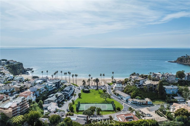 Detail Gallery Image 28 of 38 For 70 Emerald Bay, Laguna Beach,  CA 92651 - 4 Beds | 3/1 Baths