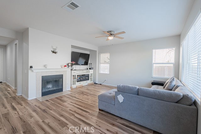 Detail Gallery Image 8 of 35 For 2865 Placentia, San Jacinto,  CA 92582 - 4 Beds | 4 Baths