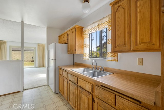 2145 Marin Way photo 4