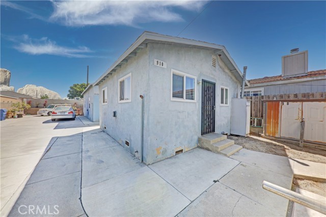 Detail Gallery Image 8 of 16 For 908 Mcfarland Ave, Wilmington,  CA 90744 - – Beds | – Baths