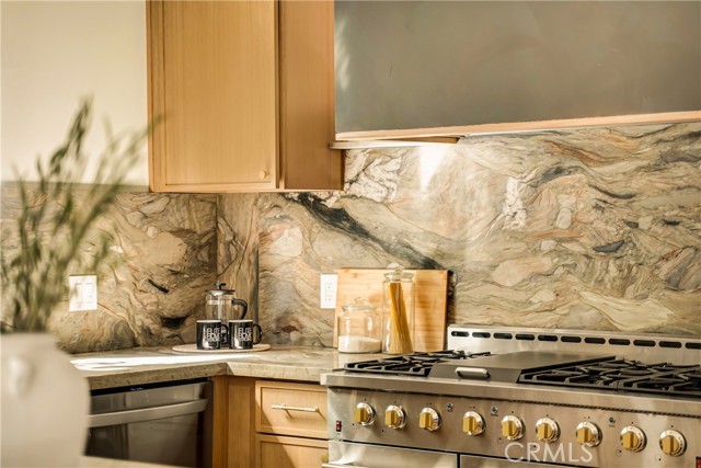 Detail Gallery Image 2 of 42 For 636 Bay, Santa Monica,  CA 90405 - 3 Beds | 3 Baths