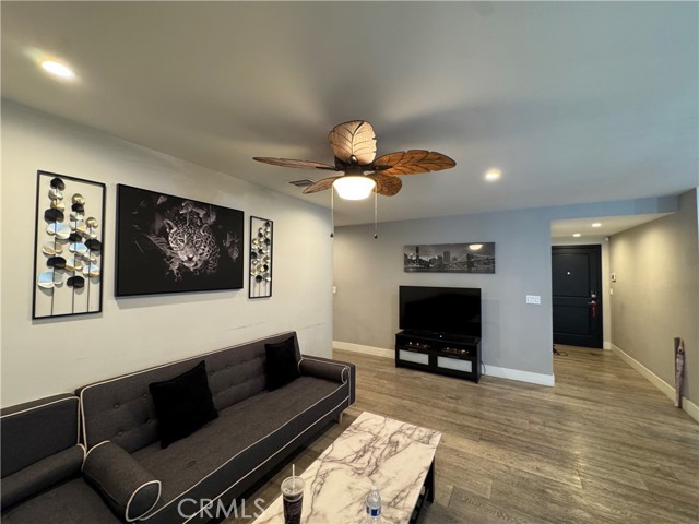 Detail Gallery Image 32 of 61 For 14825 Cranbrook Ave, Hawthorne,  CA 90250 - 4 Beds | 3 Baths