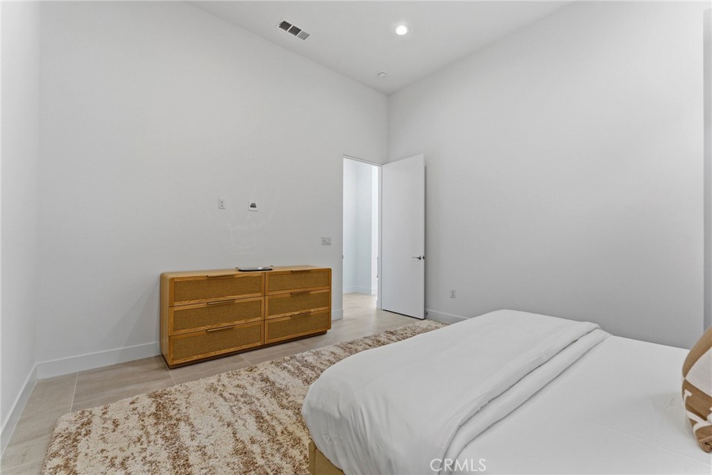 MLS #OC25255212 image #8