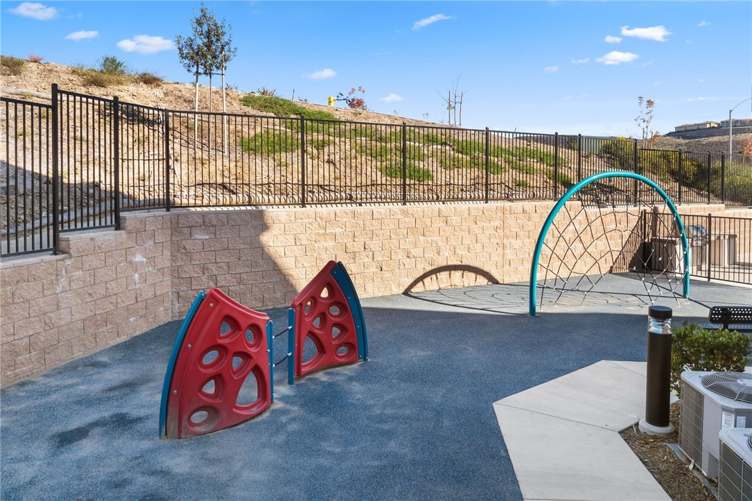 Detail Gallery Image 41 of 51 For 2823 Juniper Berry St, Spring Valley,  CA 91977 - 3 Beds | 3/1 Baths