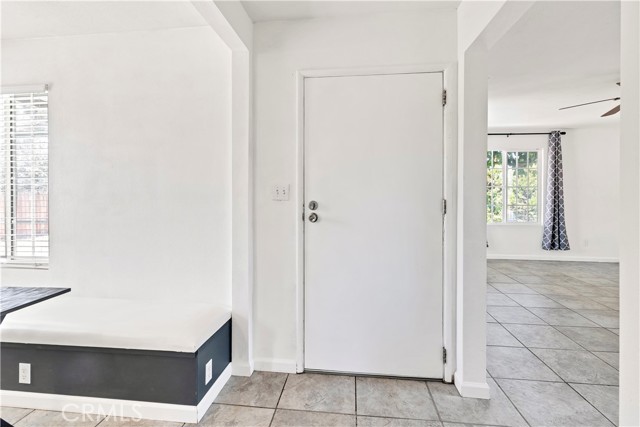412 South Santa Fe Street, Hemet CA: https://media.crmls.org/medias/fd8a3af3-4d21-45b1-b659-c7b1756aed0f.jpg