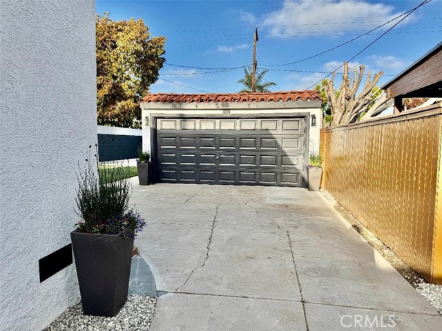 Detail Gallery Image 32 of 52 For 1040 S Grevillea Ave, Inglewood,  CA 90301 - 2 Beds | 2 Baths