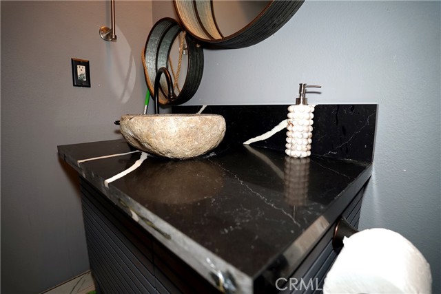 Detail Gallery Image 26 of 46 For 18954 Sherman Way #3,  Reseda,  CA 91335 - 2 Beds | 3 Baths