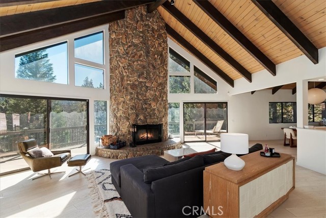 Detail Gallery Image 17 of 63 For 299 Riviera, Lake Arrowhead,  CA 92352 - 6 Beds | 4 Baths