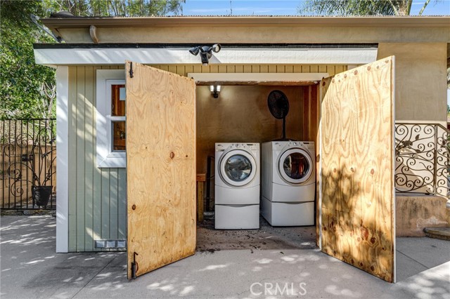 Detail Gallery Image 13 of 17 For 19394 Halsted St, Northridge,  CA 91324 - 2 Beds | 2 Baths