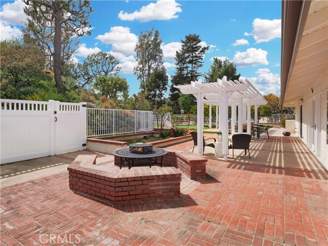 4 Bridlewood Circle, Rolling Hills Estates, California 90274, 3 Bedrooms Bedrooms, ,1 BathroomBathrooms,Residential,Sold,Bridlewood,PV23048044