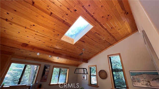 Detail Gallery Image 11 of 46 For 33478 Angeles Dr, Green Valley Lake,  CA 92341 - 2 Beds | 2 Baths