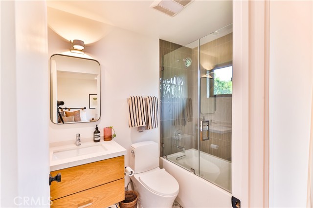 Detail Gallery Image 23 of 30 For 1160 Church St, Pasadena,  CA 91105 - 3 Beds | 3/1 Baths