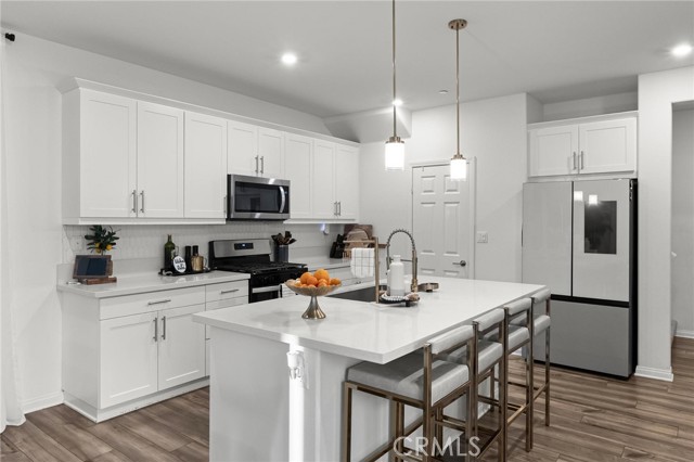 Detail Gallery Image 12 of 41 For 352 Alice, Rialto,  CA 92376 - 4 Beds | 3/1 Baths