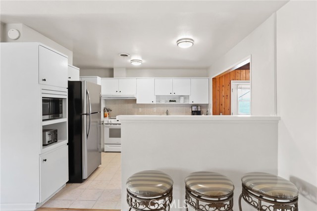 20071 Moontide Circle, Huntington Beach CA: https://media.crmls.org/medias/fd8d3188-34f5-40d9-90c0-783ced110f91.jpg