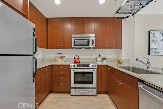 Detail Gallery Image 4 of 29 For 585 9th St #556,  Oakland,  CA 94607 - 1 Beds | 1 Baths