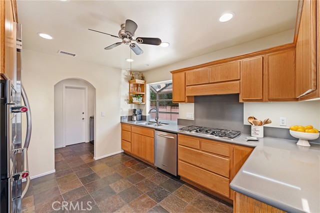 Detail Gallery Image 14 of 34 For 1116 W 21st St, Santa Ana,  CA 92706 - 3 Beds | 2 Baths