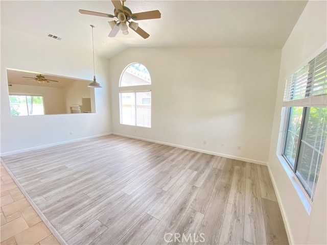 28562 Brige Water Lane, Menifee CA: https://media.crmls.org/medias/fd8e33e5-4b25-42f3-adf1-eefda1c9f0b7.jpg