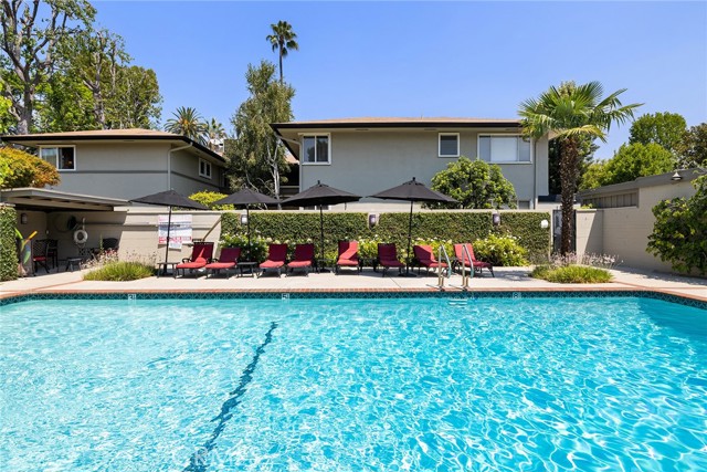 950 S Orange Grove Boulevard, Pasadena CA: https://media.crmls.org/medias/fd8e7284-4469-43c7-8650-dd55fbb94b88.jpg