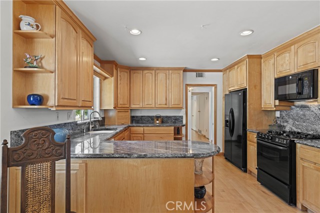 Detail Gallery Image 15 of 53 For 2272 Colmena St, La Canada Flintridge,  CA 91011 - 4 Beds | 2 Baths