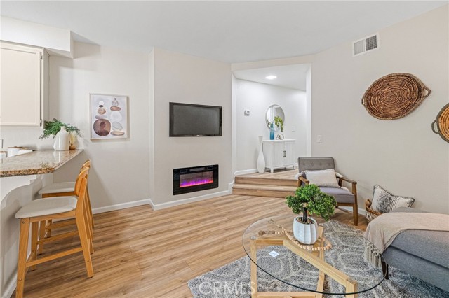 Detail Gallery Image 3 of 32 For 941 W Carson St #123,  Torrance,  CA 90502 - 1 Beds | 1 Baths